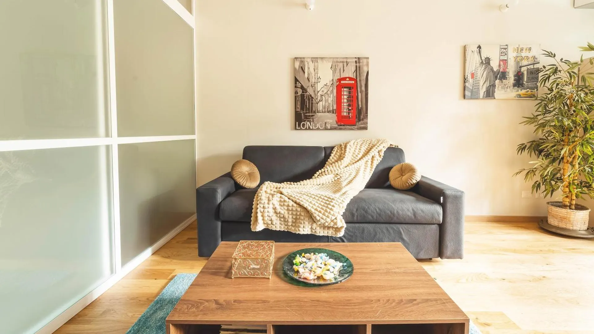 We Home - Monte Altissimo House - Milano Apartment